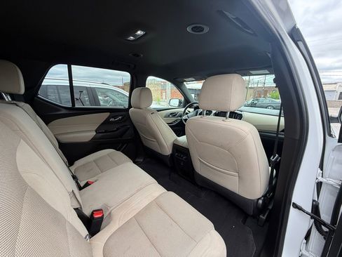 Used 2022 Chevrolet Traverse LS FWD image 20