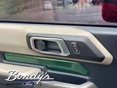 Used 2022 Ford Bronco Wildtrak image 10