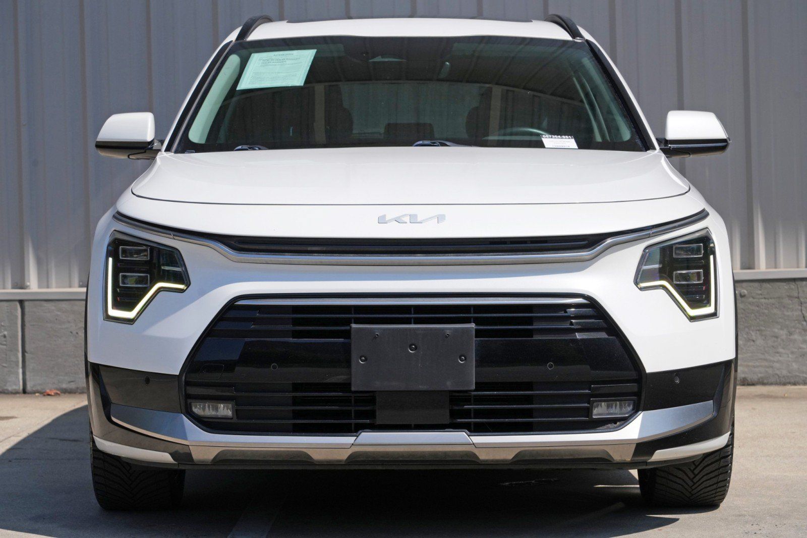 Used 2023 Kia Niro SX Touring FWD image 4
