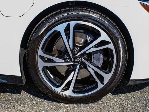 Used 2024 Audi e-tron GT Premium Plus image 7