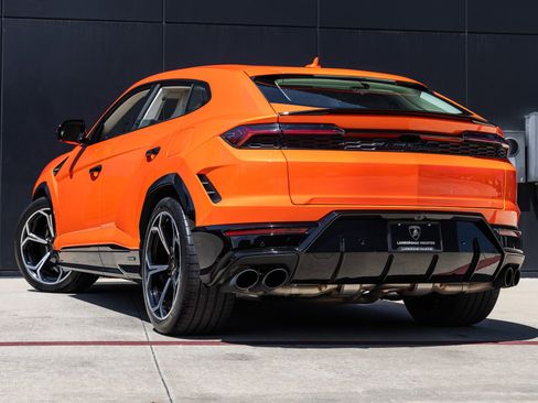 Used 2025 Lamborghini Urus SE AWD/4WD image 6