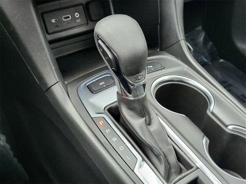 Used 2023 Chevrolet Equinox LT image 25