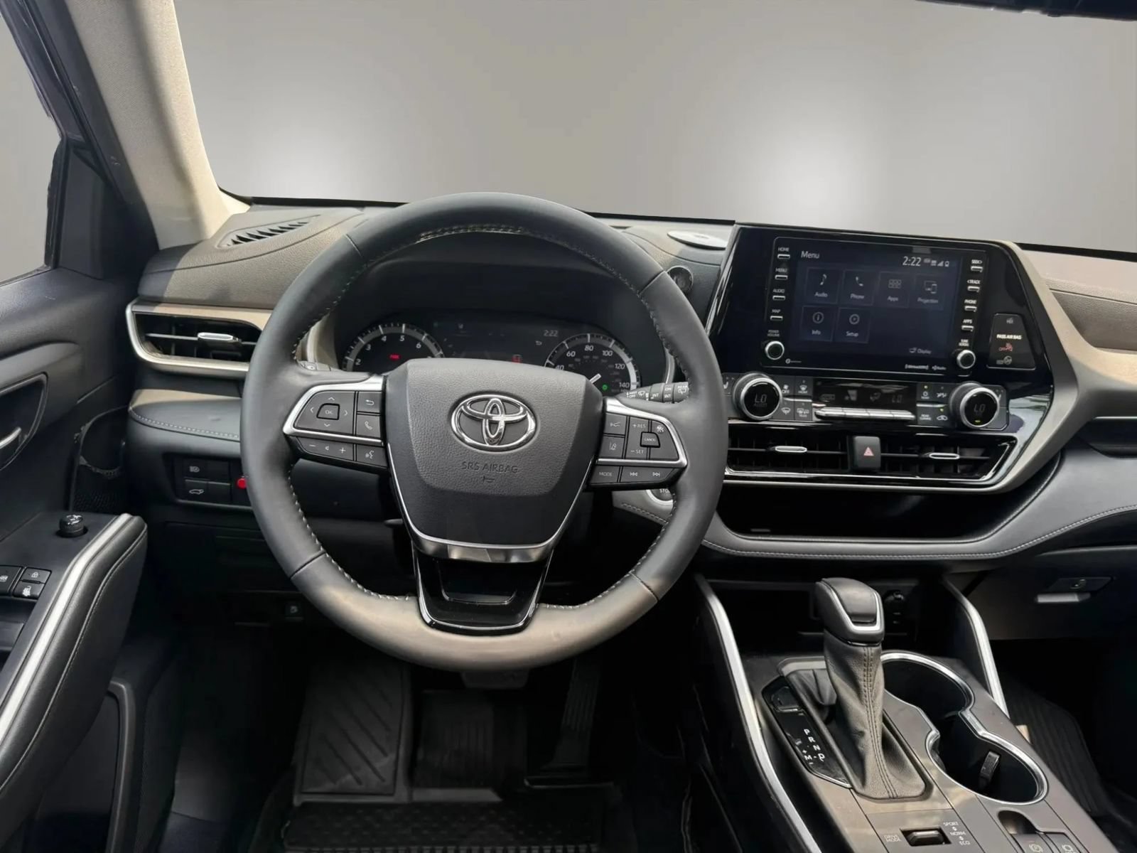 Used 2021 Toyota Highlander XLE AWD/4WD image 38