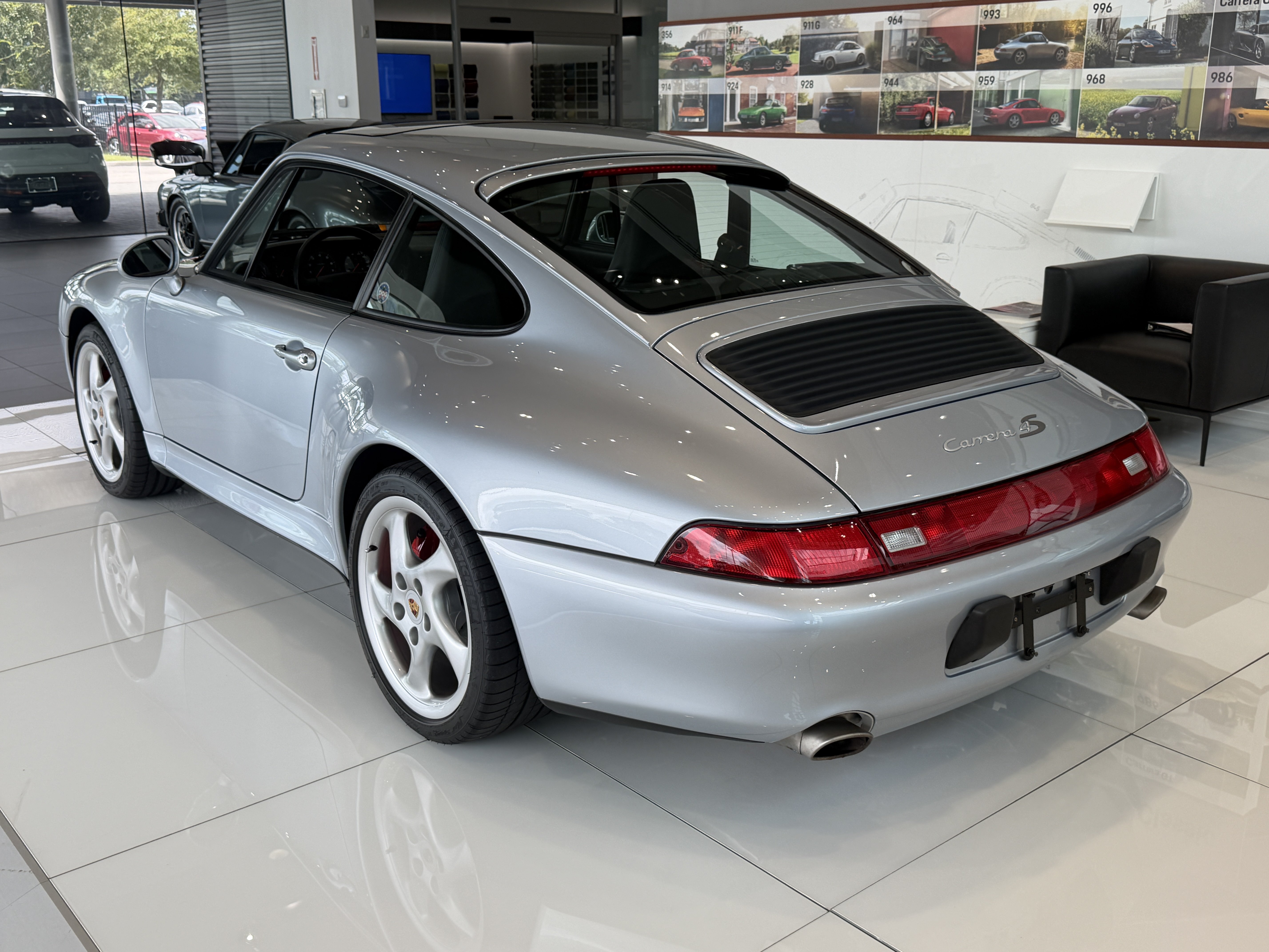 Used 1996 Porsche 911 Carrera 4S AWD/4WD image 3