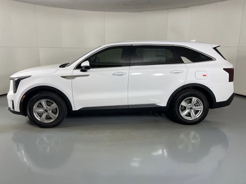 New 2026 Kia Sorento LX image 5