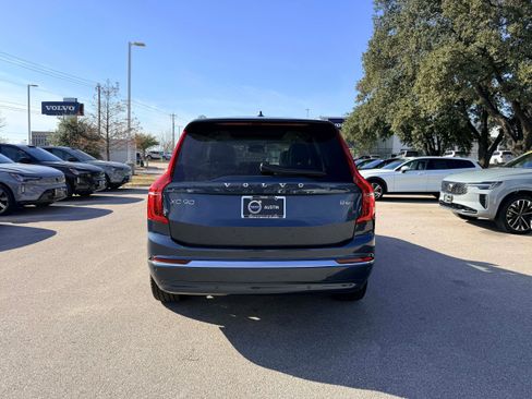 Certified 2025 Volvo XC90 B6 Plus w/ Protection Package image 5