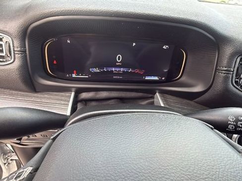 Used 2023 Jeep Wagoneer L Series II image 21