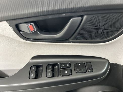 Used 2022 Hyundai Kona SEL AWD/4WD image 11