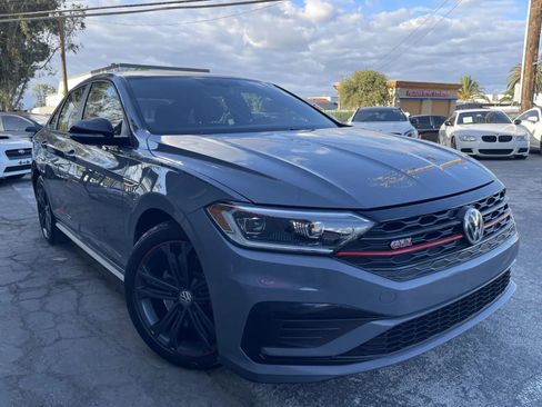 Used 2019 Volkswagen Jetta GLI FWD image 3