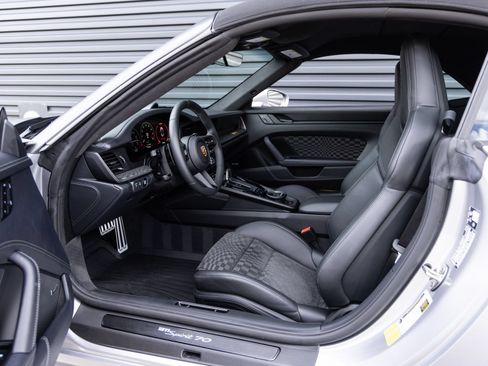 Used 2026 Porsche 911 Carrera GTS RWD image 25