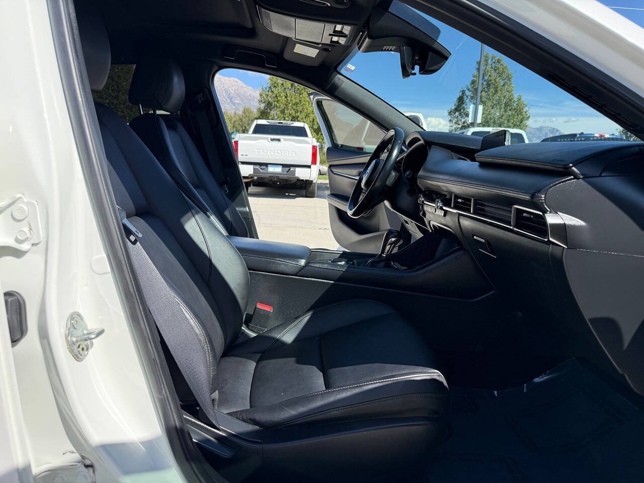 Used 2022 MAZDA MAZDA3 s FWD image 22