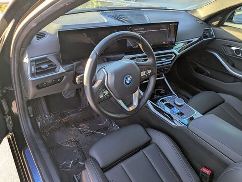 Certified 2024 BMW 330e 330e w/ Convenience Package image 10