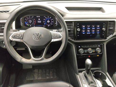 Used 2022 Volkswagen Atlas Cross Sport SE FWD image 22
