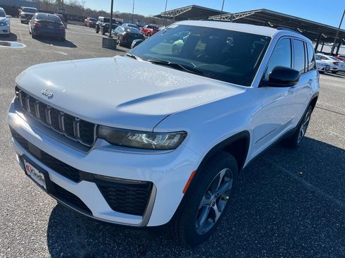 New 2026 Jeep Grand Cherokee Limited AWD/4WD image 6