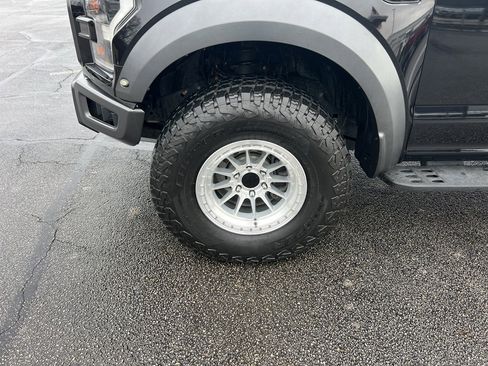 Used 2019 Ford F150 Raptor w/ Equipment Group 802A Luxury image 7