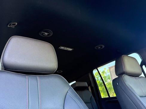 Used 2025 Chevrolet Suburban RST RWD image 27