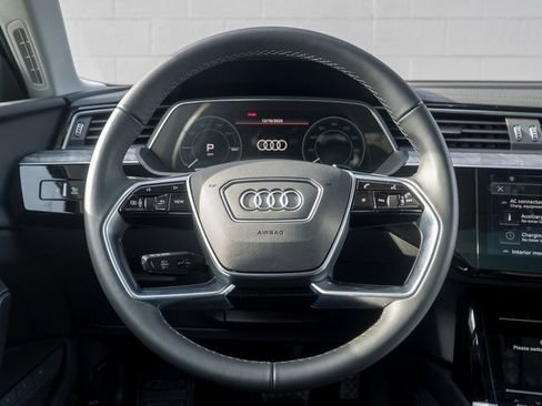 Used 2024 Audi Q8 e-tron Premium Plus w/ Premium Plus Package image 23
