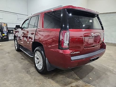Used 2017 GMC Yukon SLE w/ SLE Value Package AWD/4WD image 4