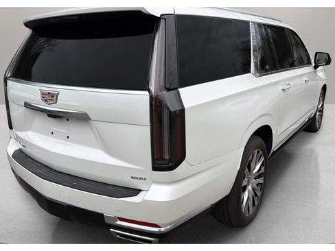 Certified 2025 Cadillac Escalade ESV Premium Luxury Platinum w/ LPO, Floor Liner Package AWD/4WD image 11