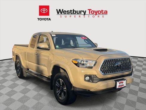 Used 2019 Toyota Tacoma TRD Sport image 1