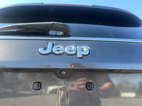 Used 2024 Jeep Compass Latitude AWD/4WD image 10