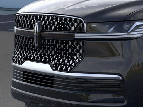 New 2025 Lincoln Navigator Reserve image 17