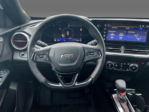 Used 2024 Chevrolet Trax RS w/ Driver Confidence Package image 2