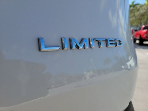 Used 2024 Toyota Grand Highlander Limited image 9