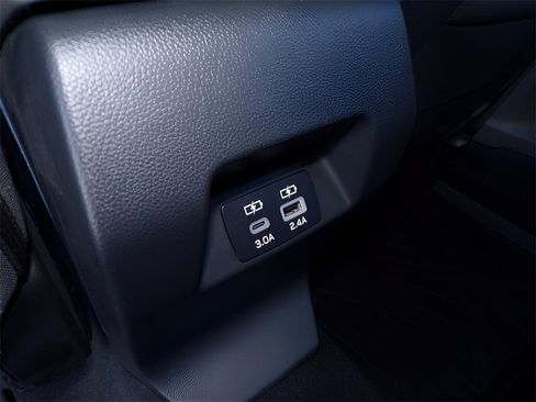 Used 2025 Subaru Crosstrek 2.0i Premium image 13