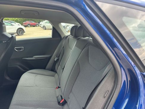 Used 2025 Kia K4 LXS FWD image 37