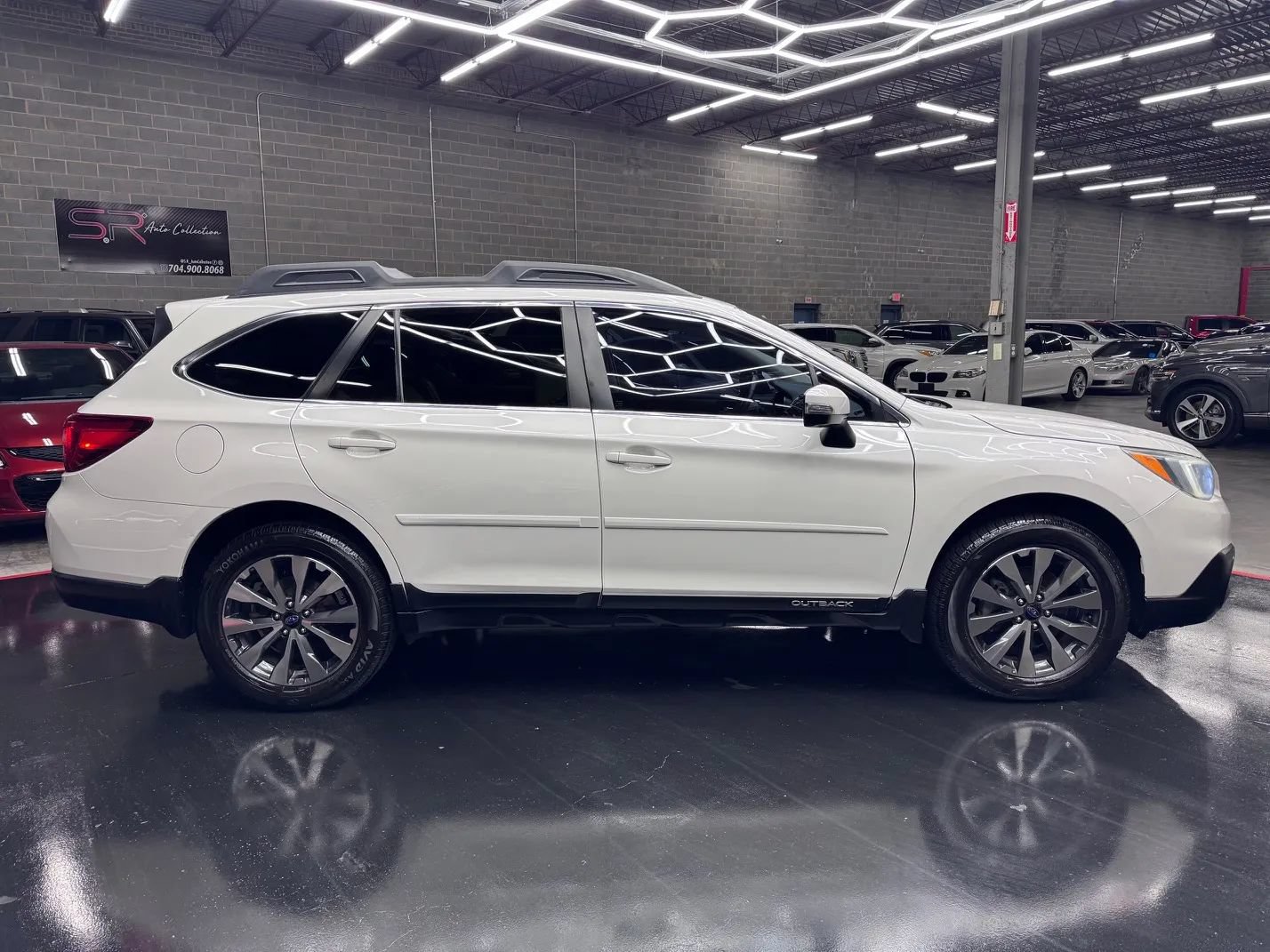 Used 2016 Subaru Outback 2.5i Limited AWD/4WD image 2