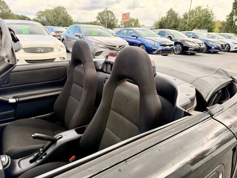 Used 2003 Toyota MR2 image 31