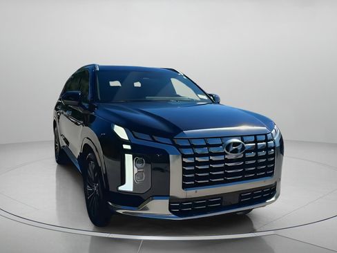 Used 2024 Hyundai Palisade Calligraphy image 4