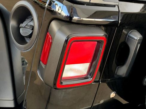 Used 2020 Jeep Wrangler Sport image 53