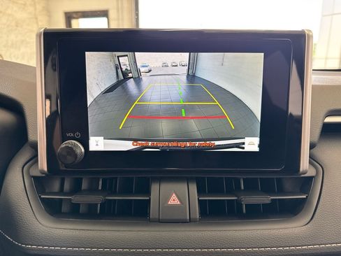 Used 2025 Toyota RAV4 XLE AWD/4WD image 24
