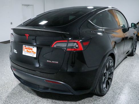 Used 2022 Tesla Model Y Performance AWD/4WD image 7