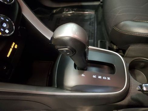 Used 2021 Chevrolet Trax LT w/ Driver Confidence Package image 27