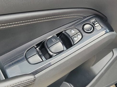 Used 2023 Nissan Altima 2.5 SV w/ SV Premium Package FWD image 29