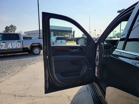 New 2026 GMC Yukon XL Denali w/ Denali Reserve Package RWD image 14