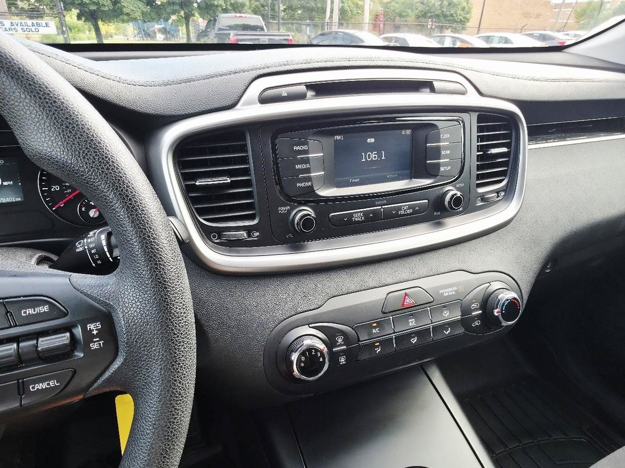 Used 2017 Kia Sorento AWD image 31