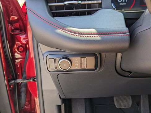 New 2025 Ford Explorer ST-Line w/ Premium Package image 26