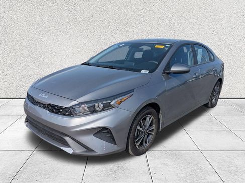 Used 2024 Kia Forte LXS image 7