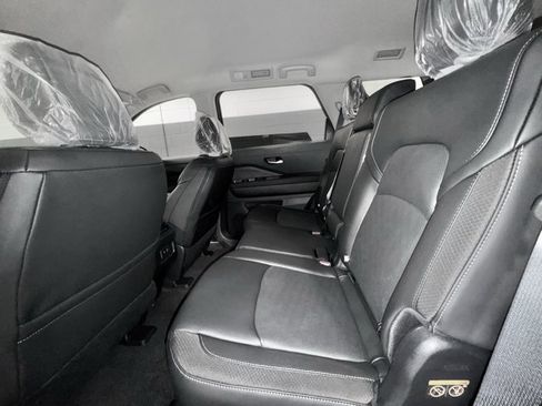 New 2026 Nissan Pathfinder SL AWD/4WD image 8