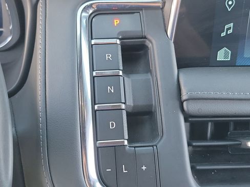 Used 2023 Chevrolet Tahoe LT image 30