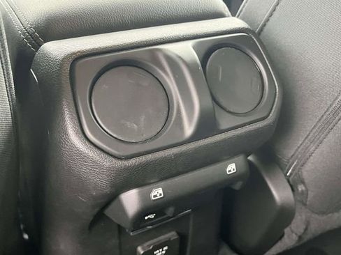 Used 2019 Jeep Wrangler Unlimited Sahara image 19