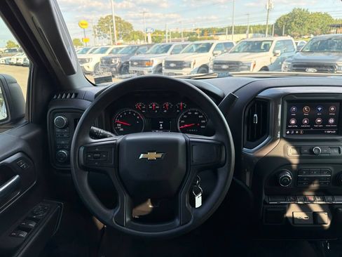 Used 2021 Chevrolet Silverado 1500 Custom AWD/4WD image 25