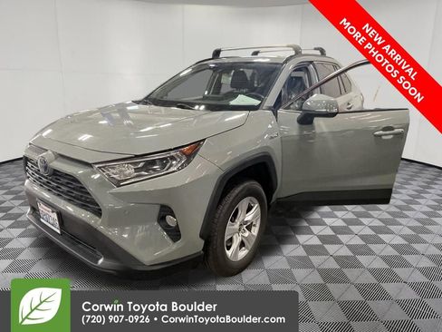 Used 2019 Toyota RAV4 XLE w/ Convenience Package AWD/4WD image 1