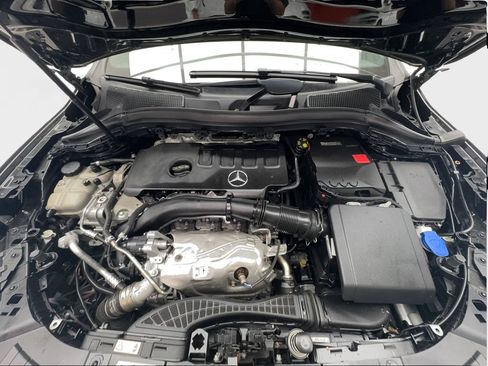 Used 2022 Mercedes-Benz GLA 250 4MATIC w/ Premium Package Lite image 17