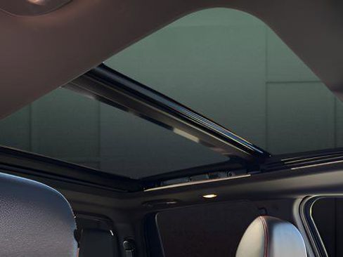 Used 2021 Nissan Titan PRO-4X w/ Pro-4x Convenience Package image 15