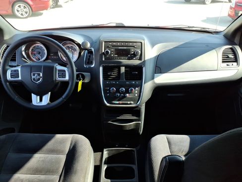 Used 2015 Dodge Grand Caravan SE w/ Quick Order Package 29E SE FWD image 8